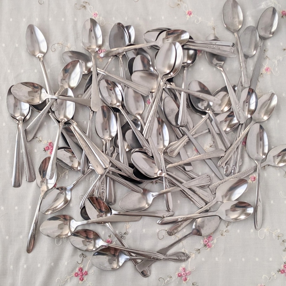 Lot of 65 soup spoons / big spoons
